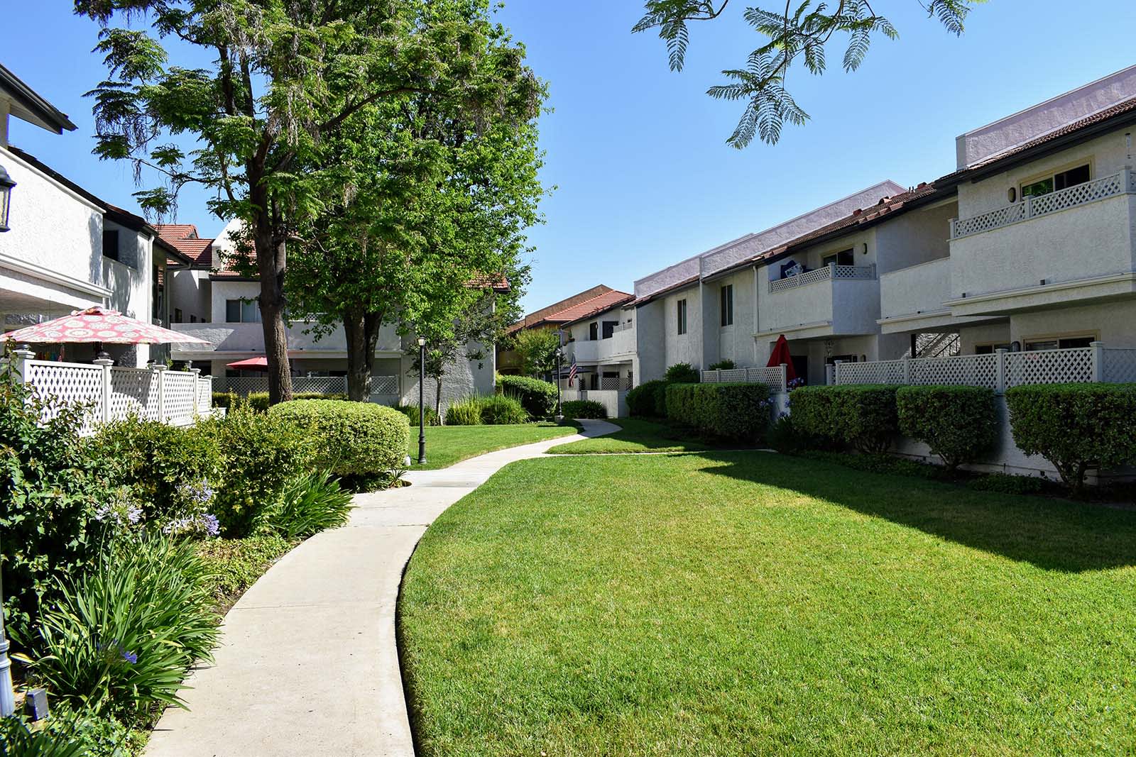 Americana Simi Valley | Apartments in Simi Valley, CA